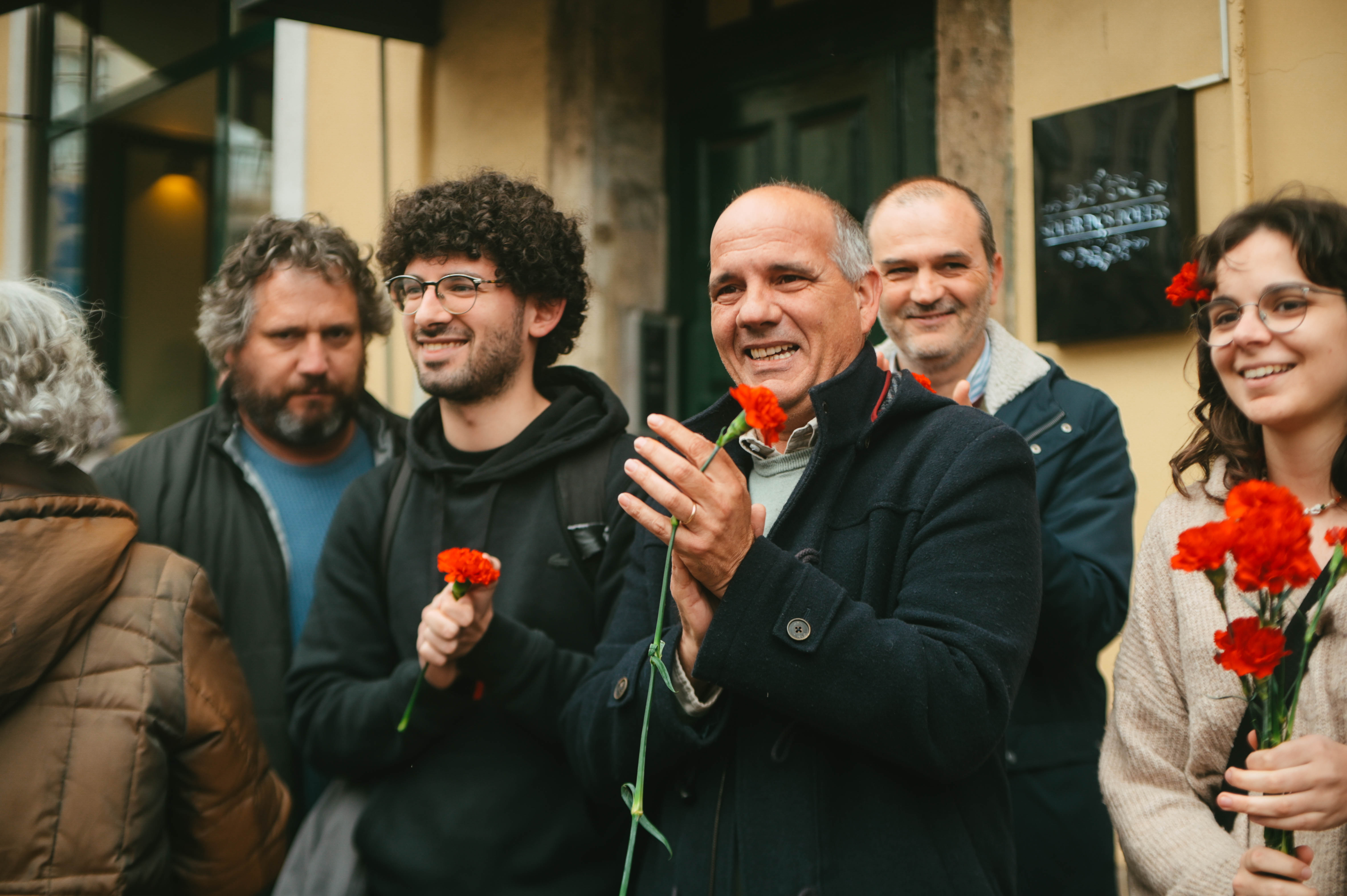 Jovens em convívio e organização